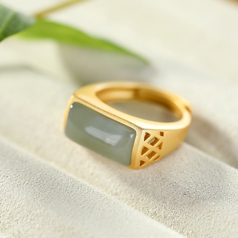 Classic Gold Ring with Timeless Appeal