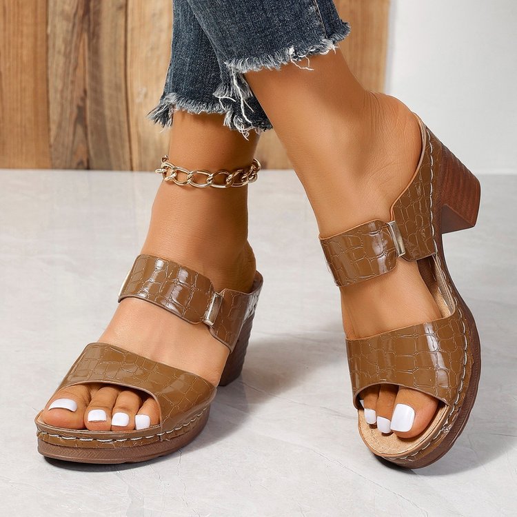 Graceful Orthopedic Sandals for Modern Look