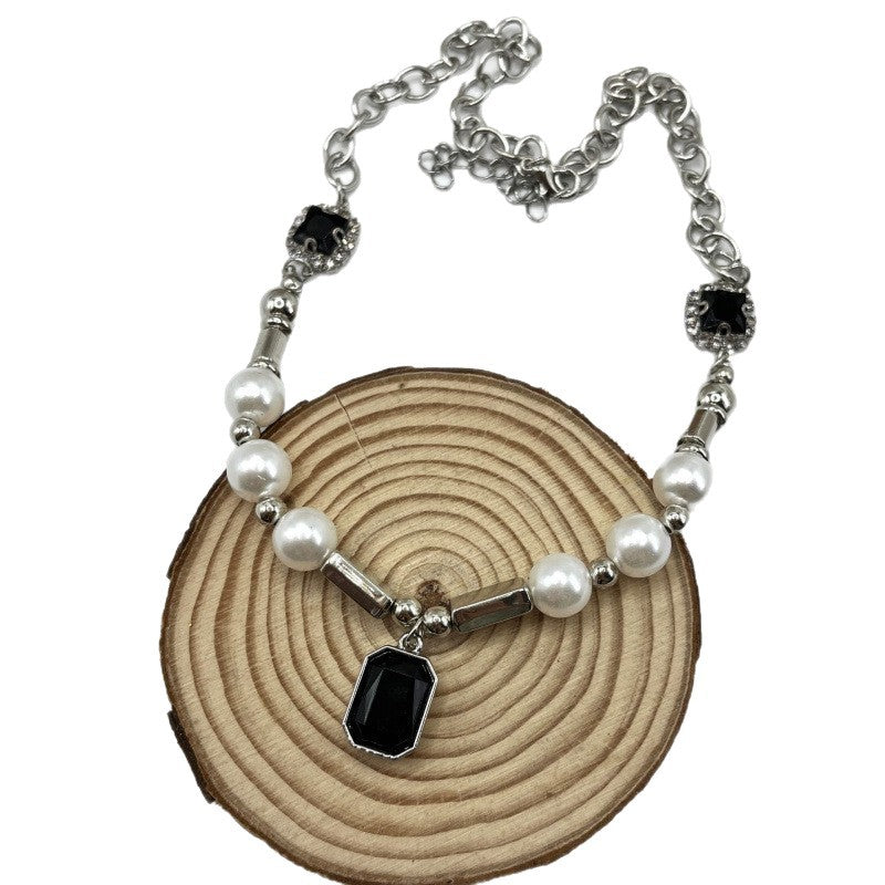 Stunning Pearl Necklace for Daily Wear