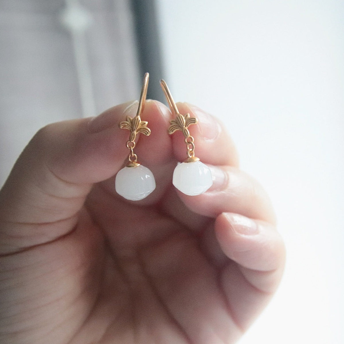 Romantic Gold Earring for Special Moments