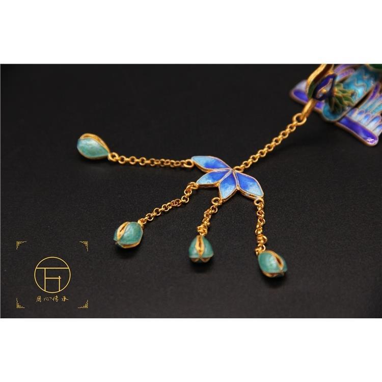 Stunning Gold Piece for Daily Wear