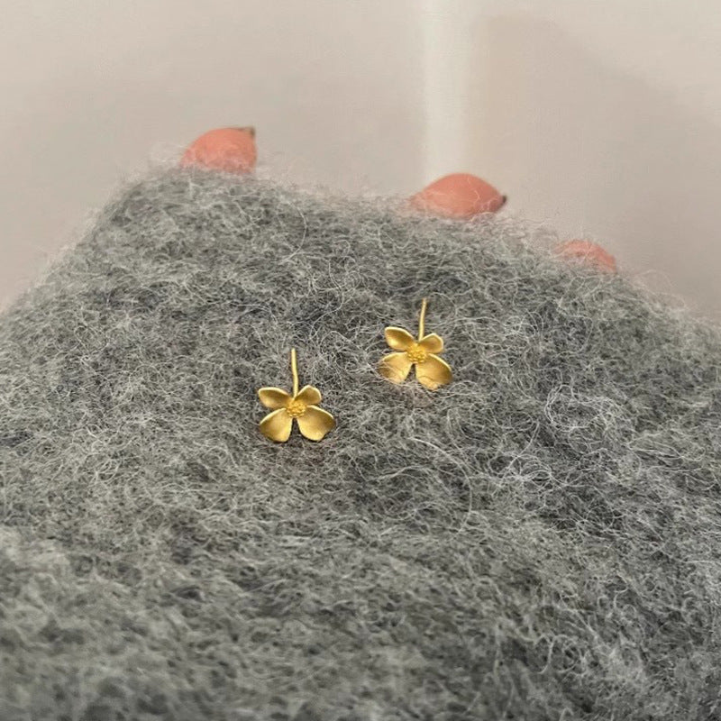 Charming Earring for Any Occasion