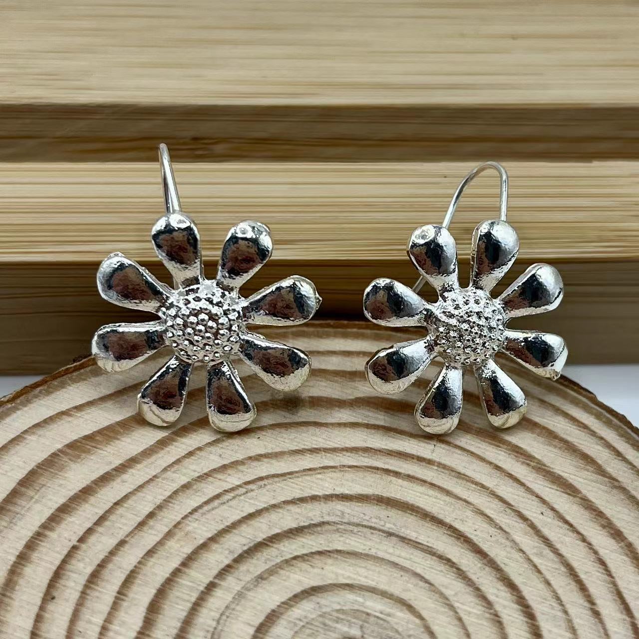 Romantic Silver Earring for Special Moments