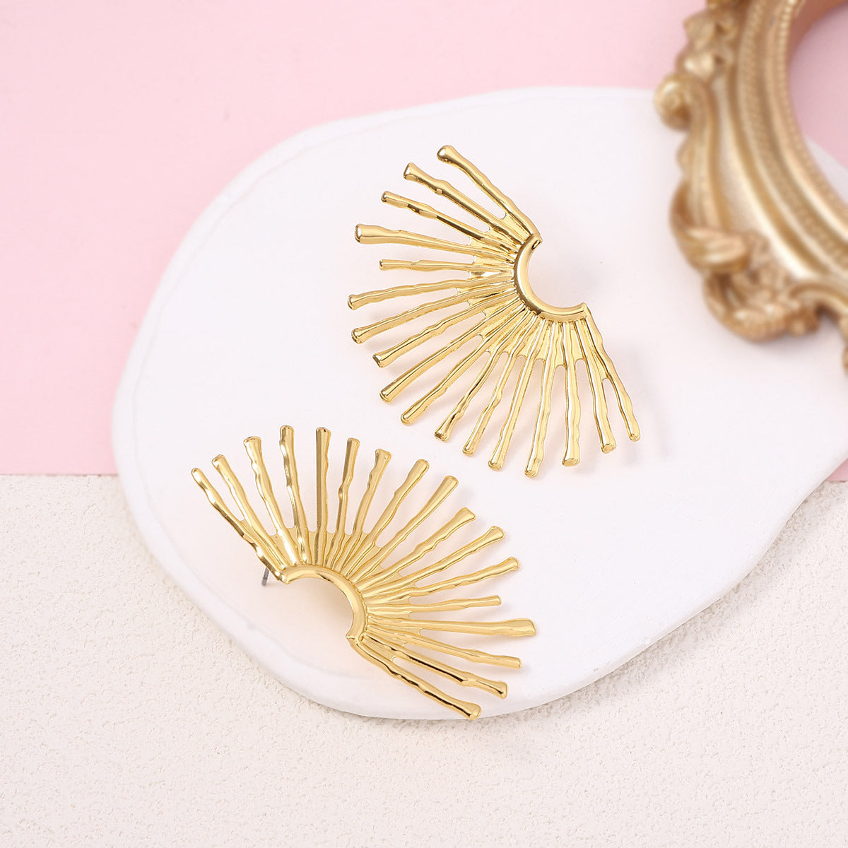 Charming Earring for Any Occasion