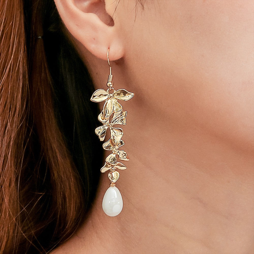 Classic Pearl Earring with Timeless Appeal