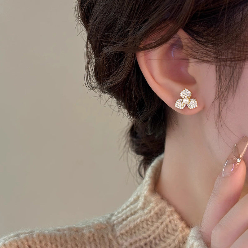 Stunning Pearl Earring for Daily Wear