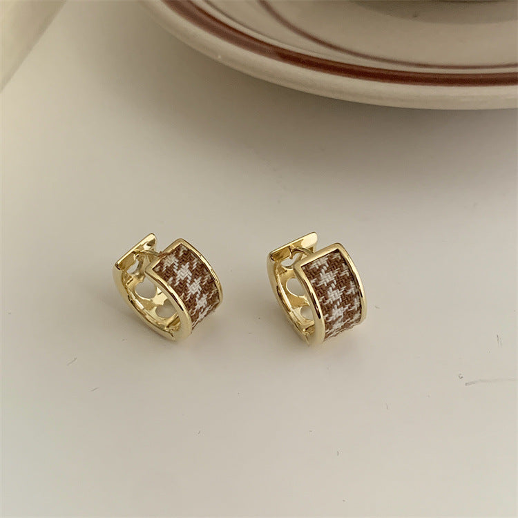 Charming Earring for Any Occasion