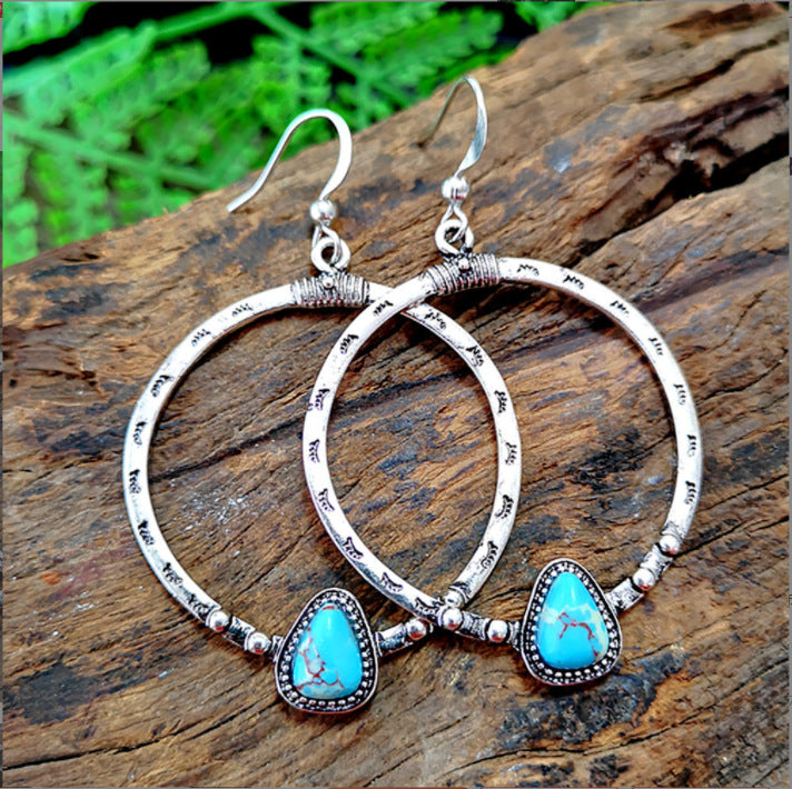 Romantic Silver Earring for Special Moments