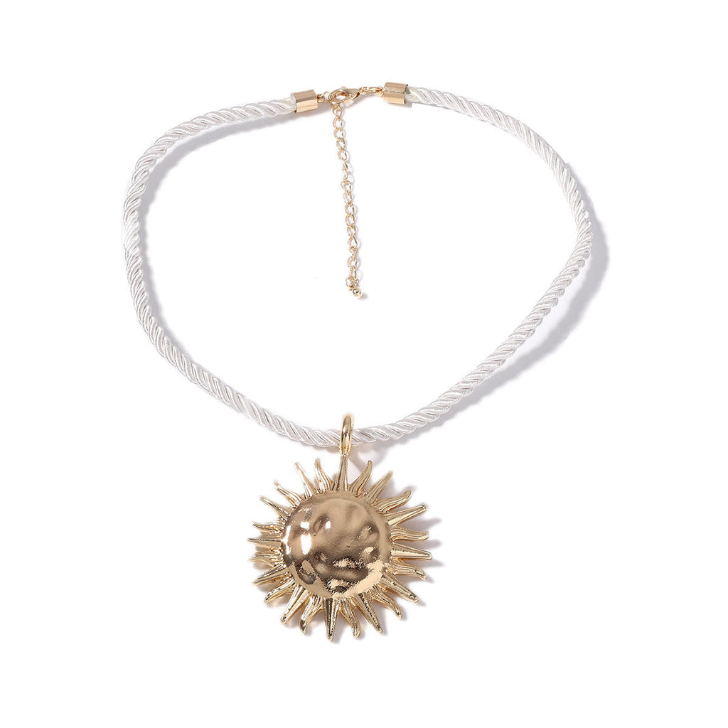 Stunning Necklace for Daily Wear