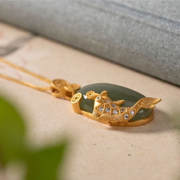 Romantic Gold Necklace for Special Moments