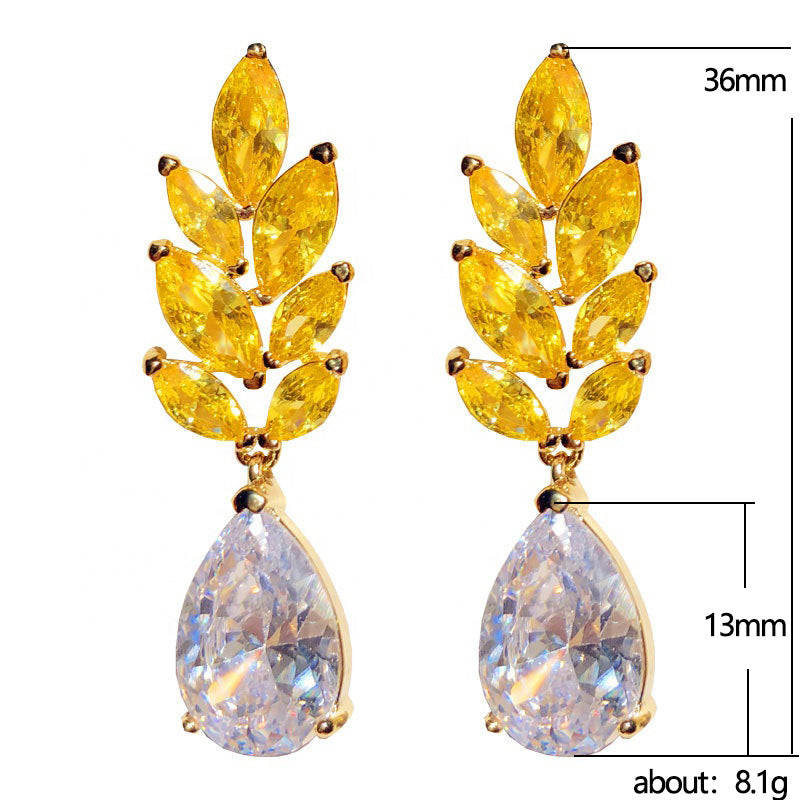 Classic Gold Earring with Timeless Appeal