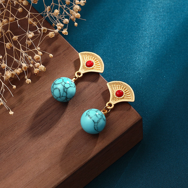 Romantic Gold Earring for Special Moments