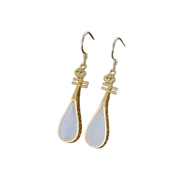 Romantic Silver Earring for Special Moments