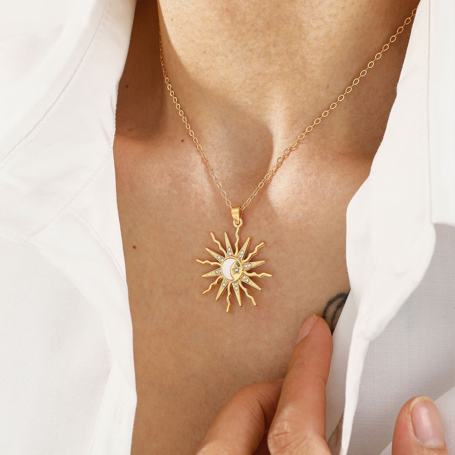 Charming Piece for Any Occasion