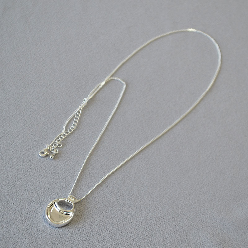 Classic Silver Necklace with Timeless Appeal