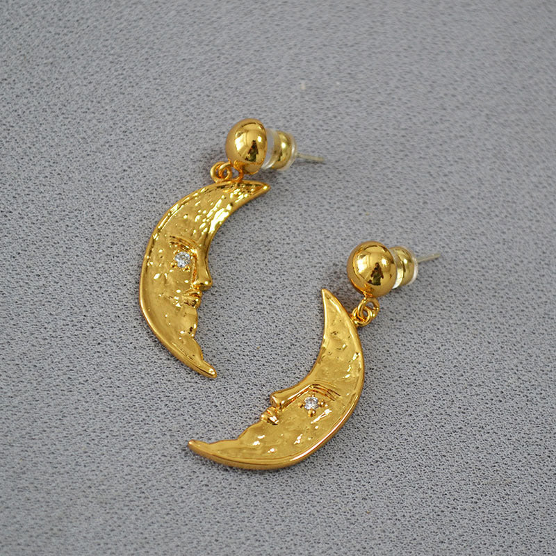 Stunning Gold Earring for Daily Wear
