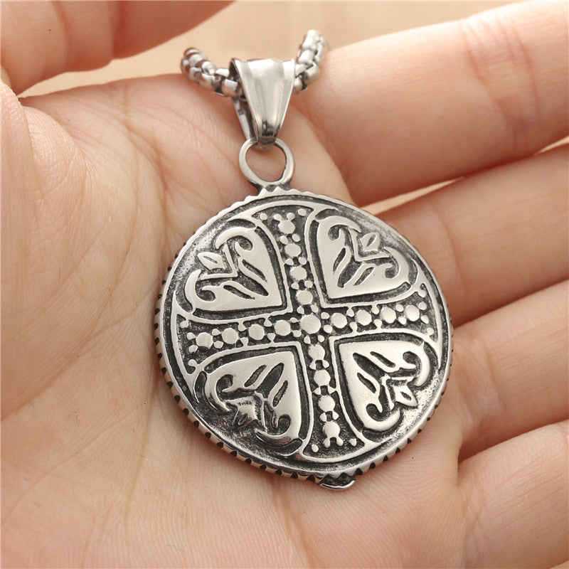 Elegant Pendant for Every Occasion