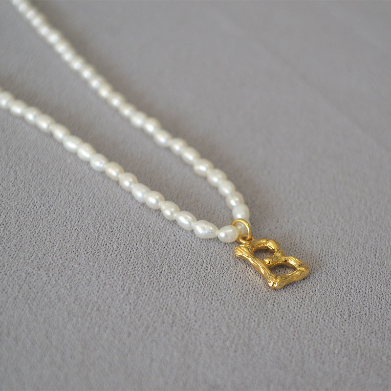 Romantic Pearl Necklace for Special Moments