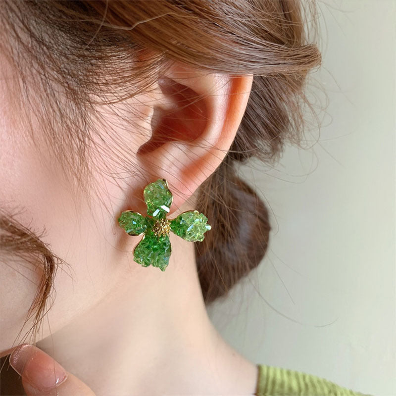 Charming Earring for Any Occasion