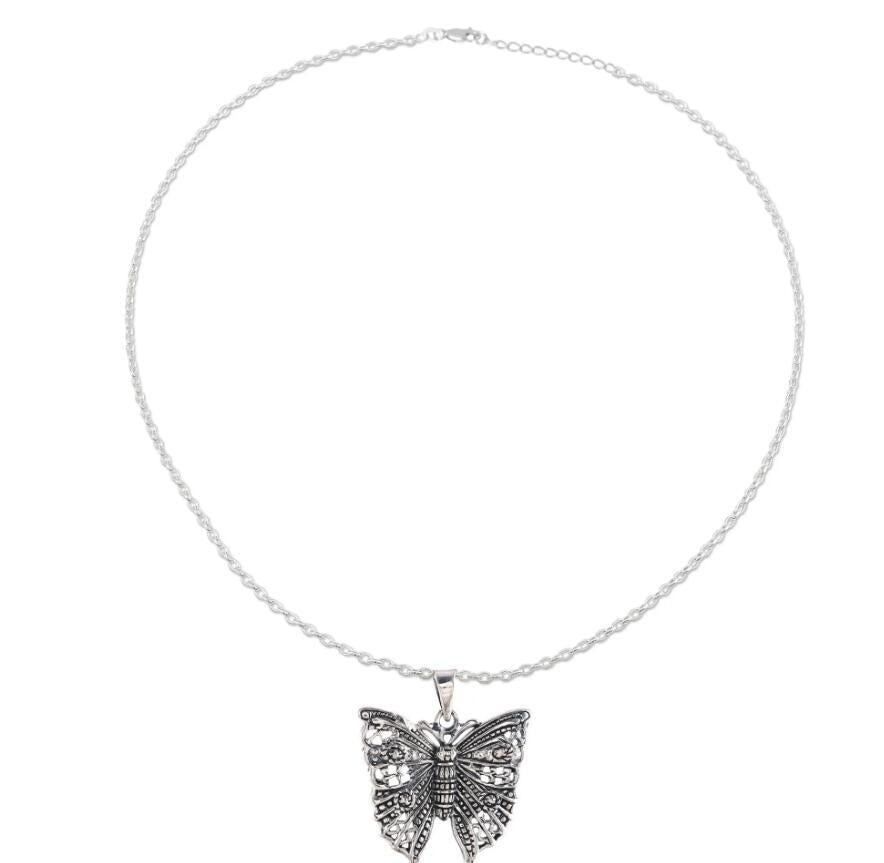 Stunning Silver Necklace for Daily Wear
