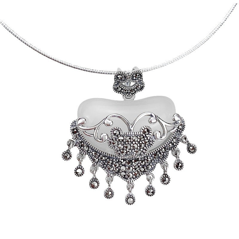 Romantic Silver Necklace for Special Moments