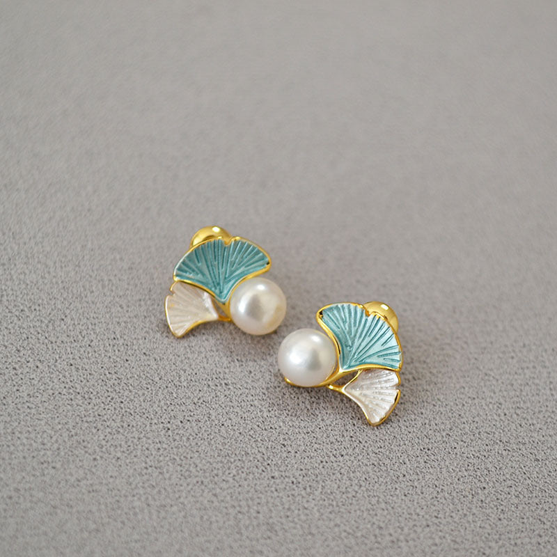 Elegant Gold Earring for Every Occasion