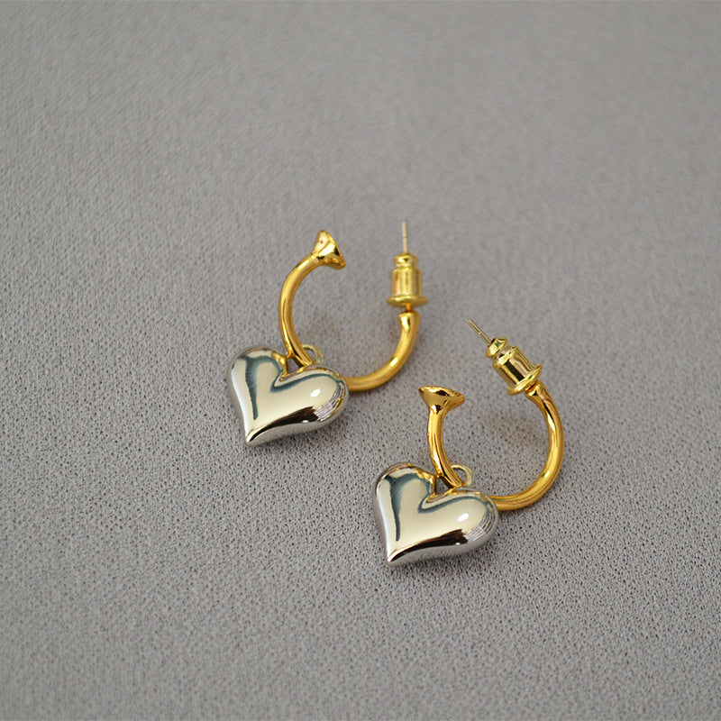 Beautiful Gold Earring with Unique Style