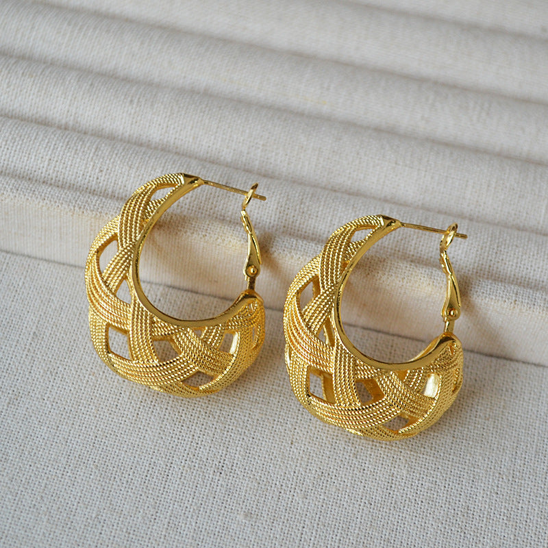 Elegant Gold Earring for Every Occasion