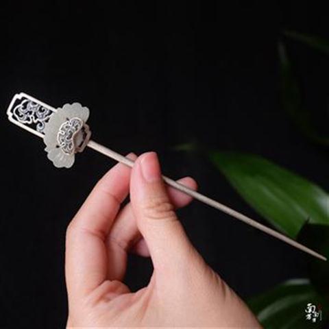 Classic Silver Piece with Timeless Appeal