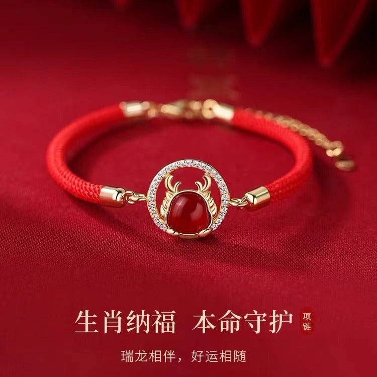 Charming Gold Bracelet for Any Occasion