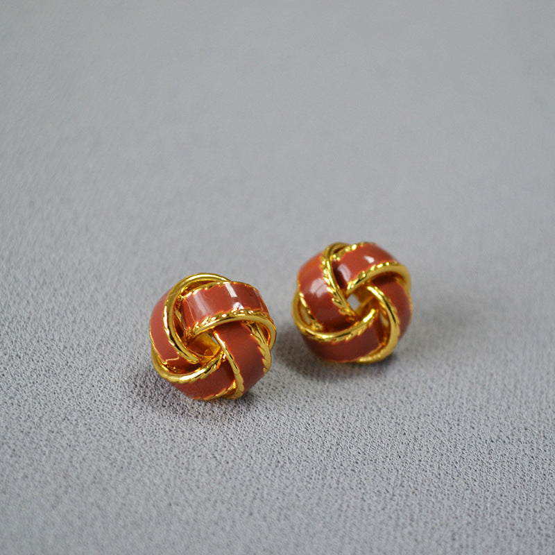 Beautiful Gold Earring with Unique Style