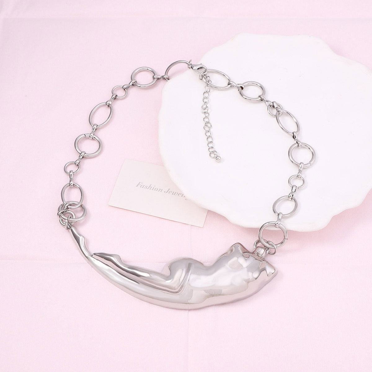 Classic Chain with Timeless Appeal