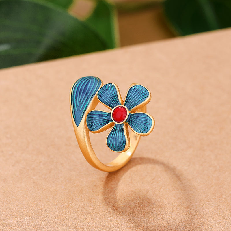 Classic Silver Ring with Timeless Appeal
