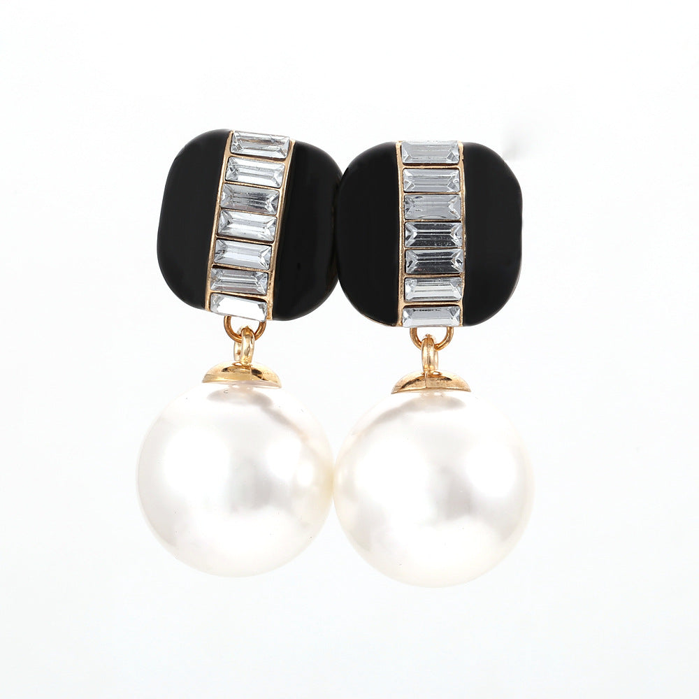 Stunning Pearl Earring for Daily Wear