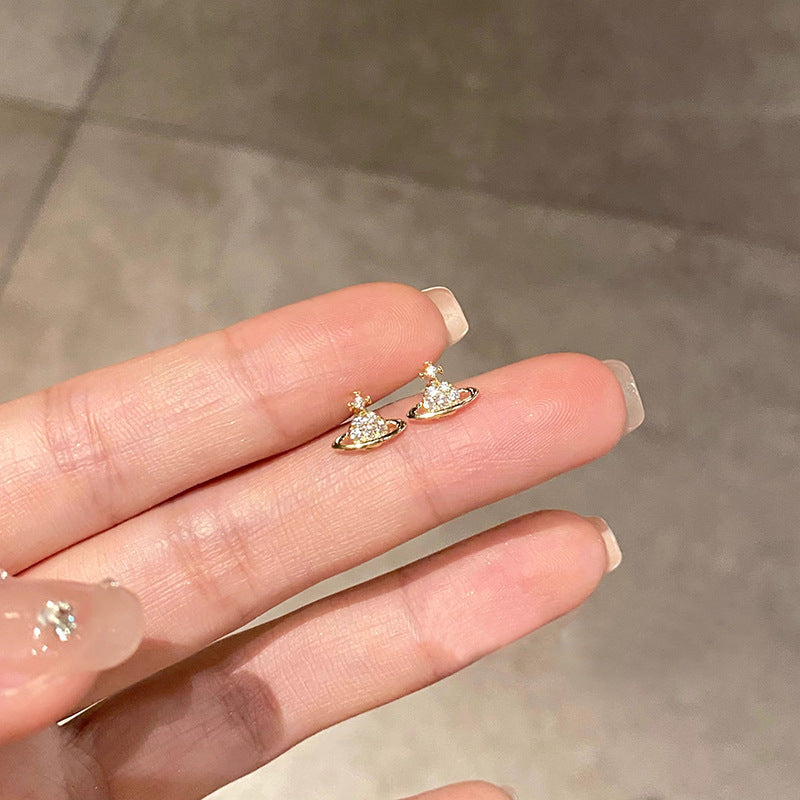Charming Earring for Any Occasion