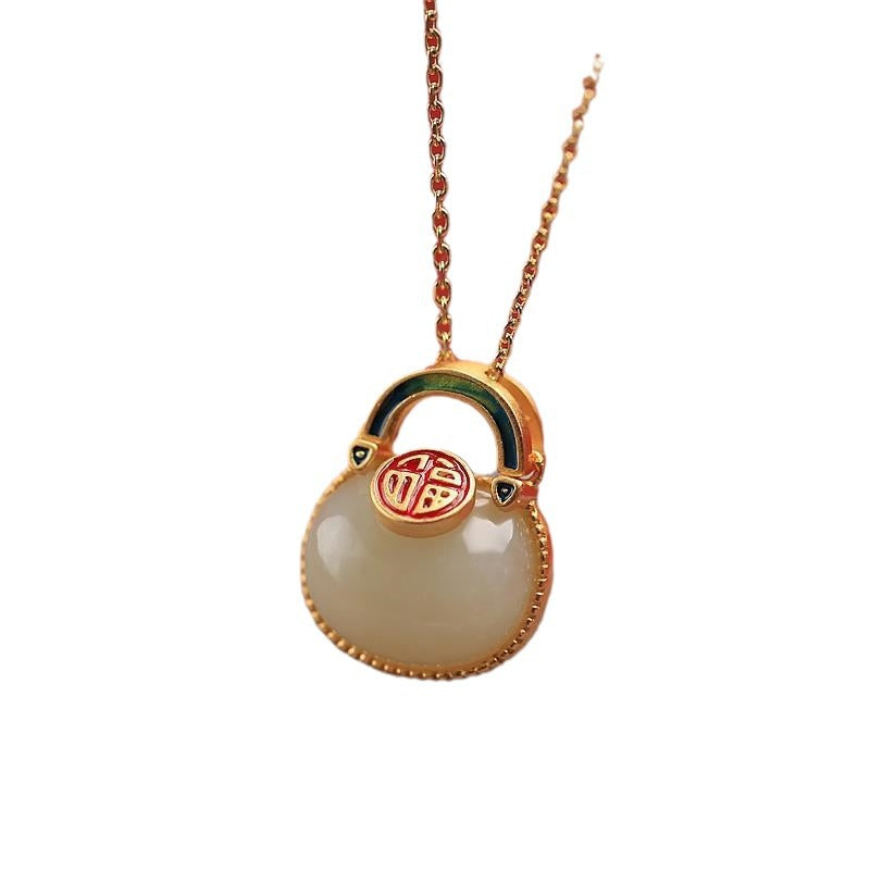 Romantic Gold Necklace for Special Moments
