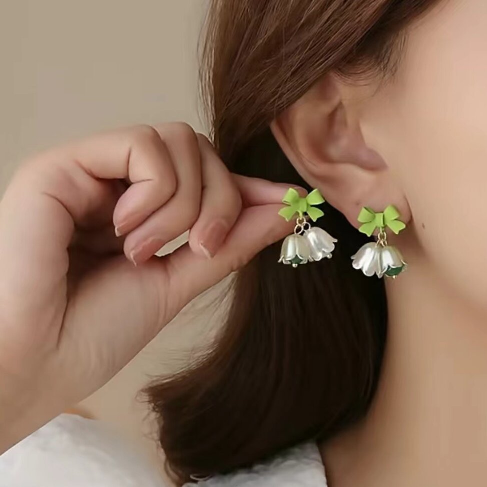 Charming Earring for Any Occasion