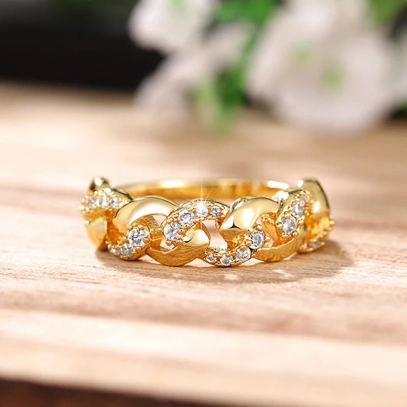 Classic Chain with Timeless Appeal