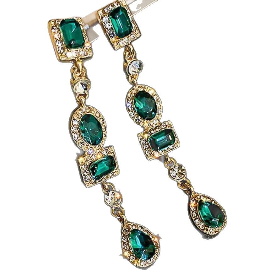 Charming Earring for Any Occasion
