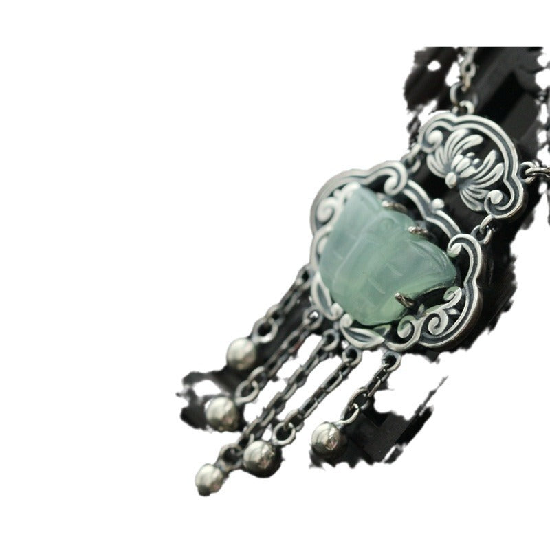 Beautiful Silver Necklace with Unique Style