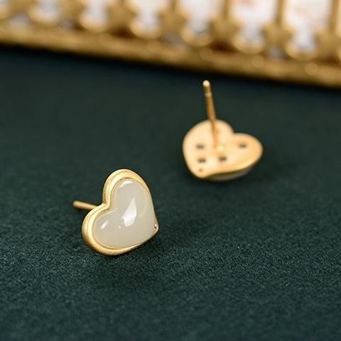 Romantic Gold Earring for Special Moments