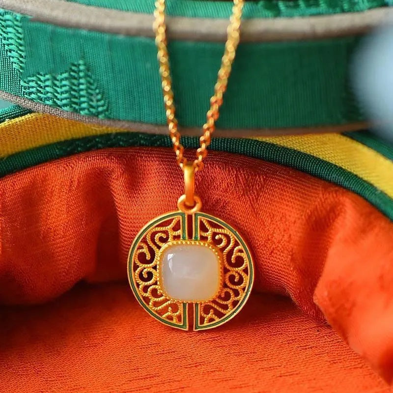 Elegant Silver Necklace for Every Occasion
