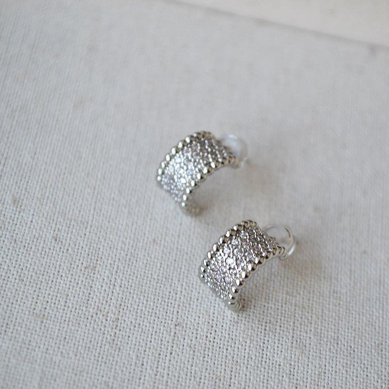 Romantic Silver Earring for Special Moments