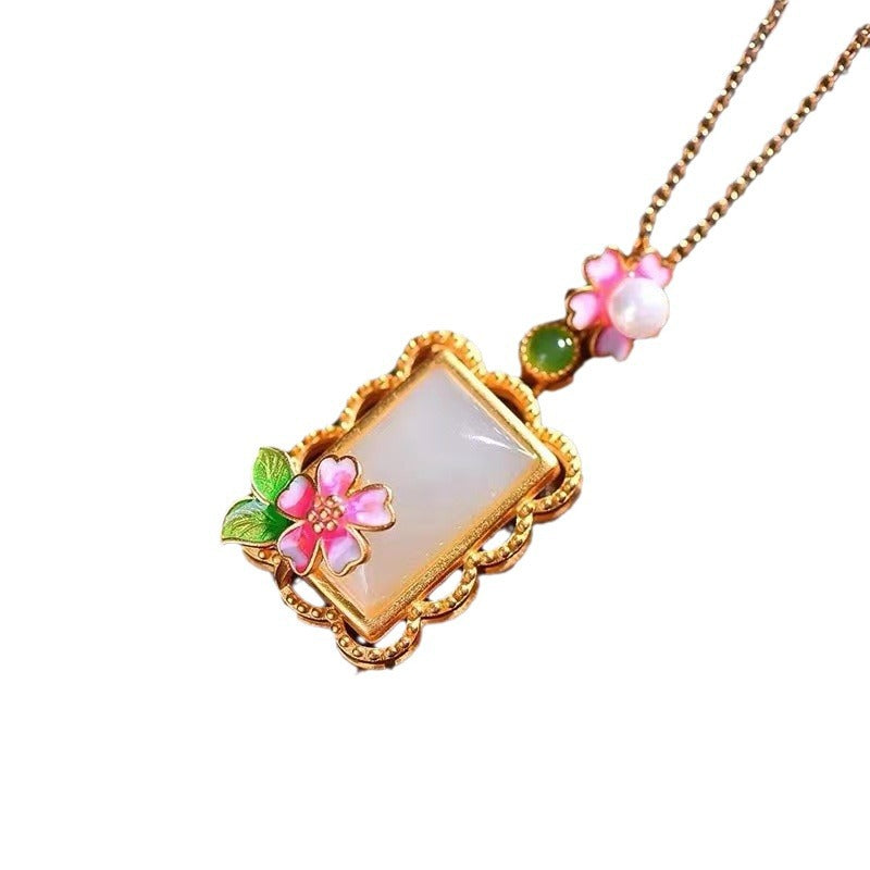 Charming Silver Pendant for Any Occasion