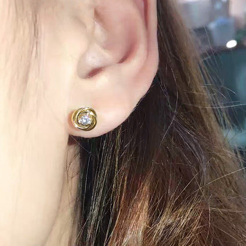 Stunning Gold Earring for Daily Wear