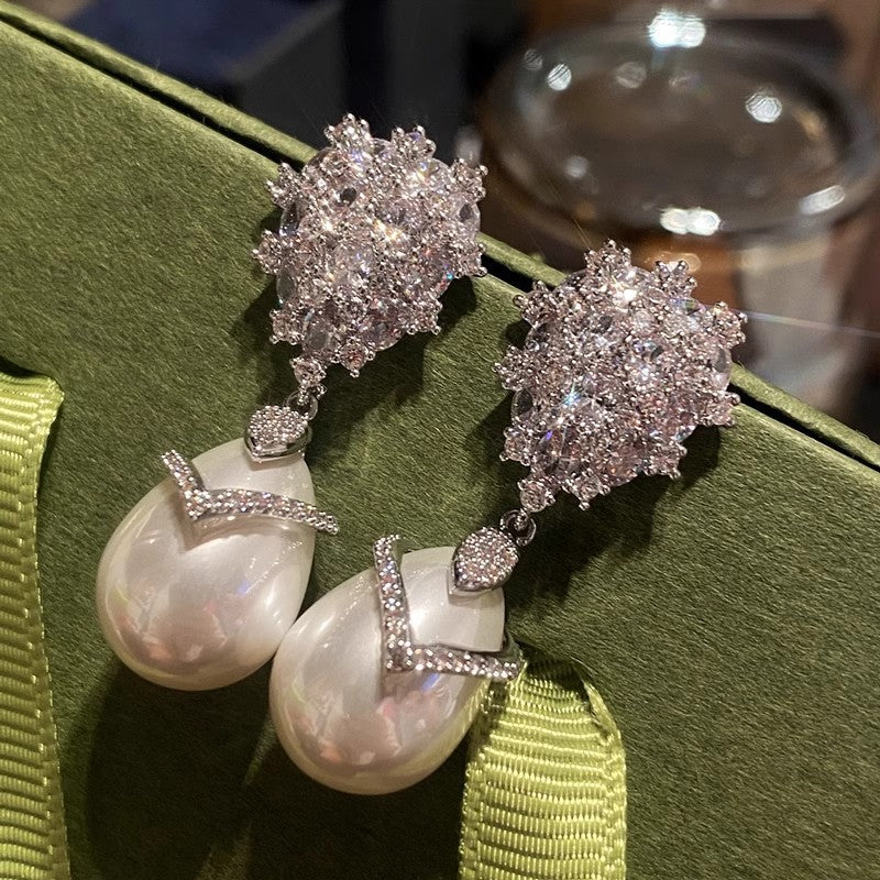 Stunning Pearl Earring for Daily Wear