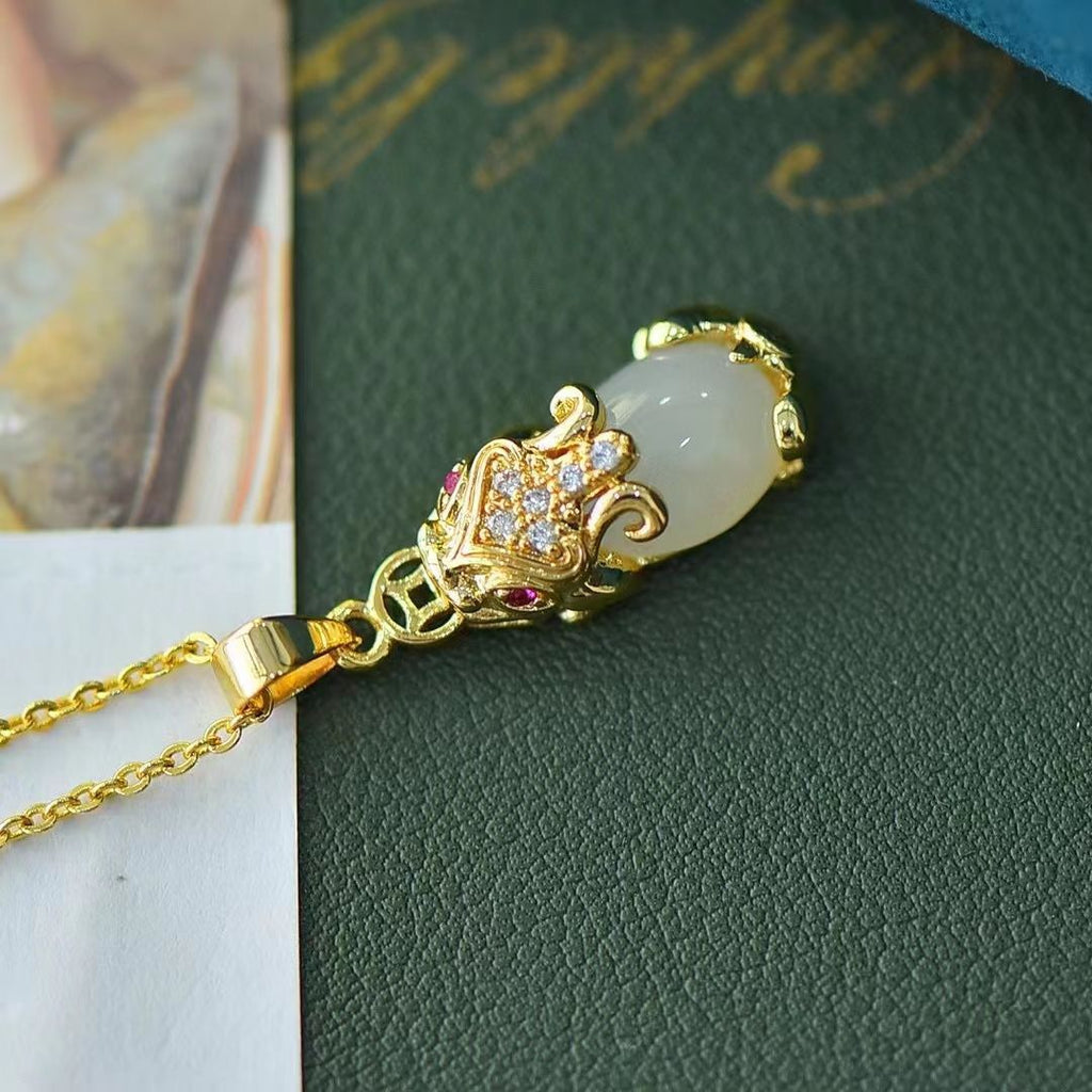 Charming Gold Necklace for Any Occasion