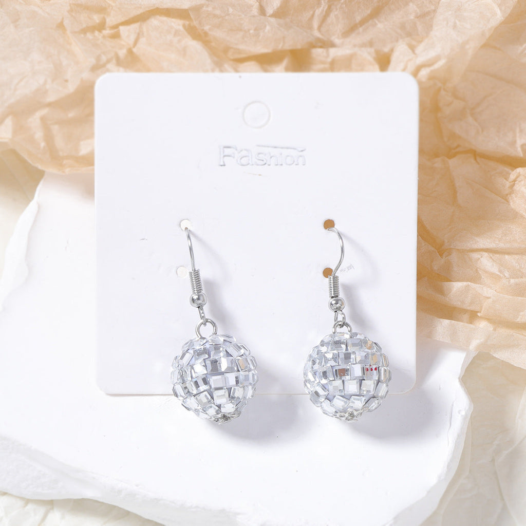 Charming Earring for Any Occasion
