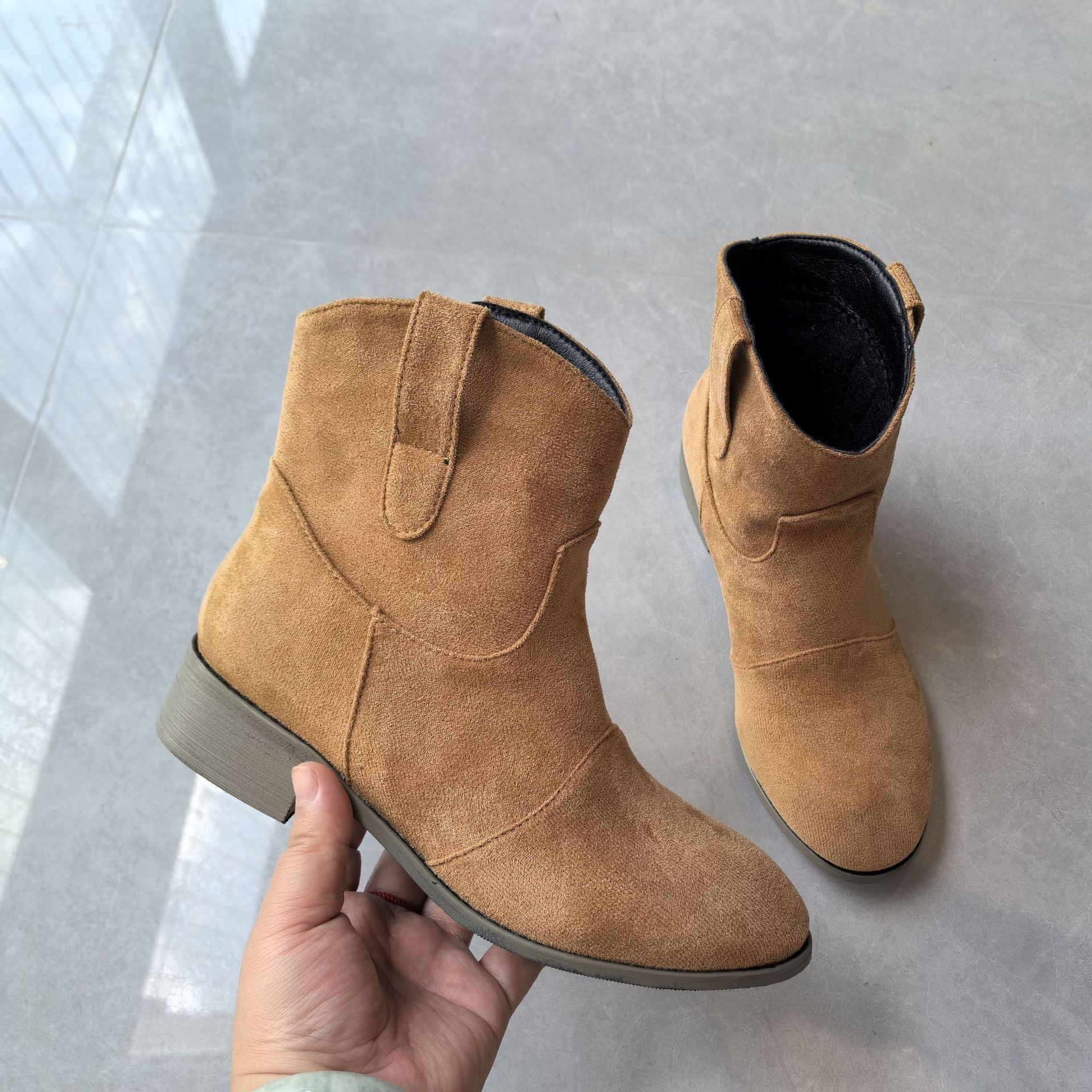 Graceful Orthopedic Boots for Modern Look