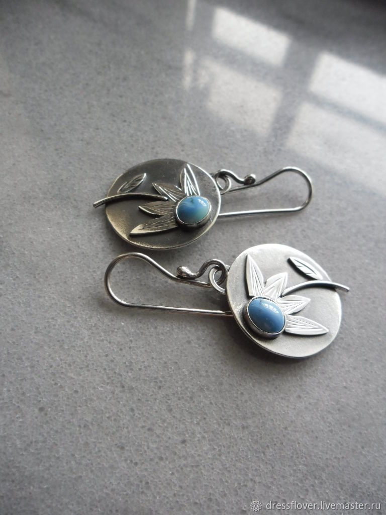 Delicate Artisan Gold Earring